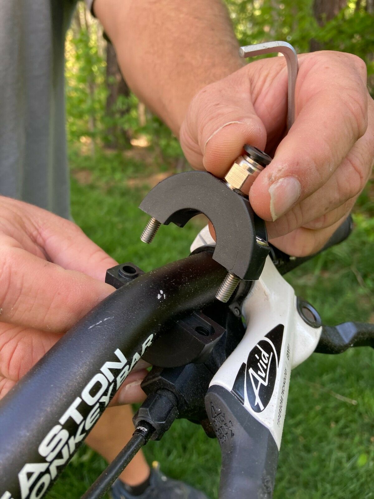 WebBuster Bicycle Spider Web Clearing Device – Tool-less Removal In Seconds